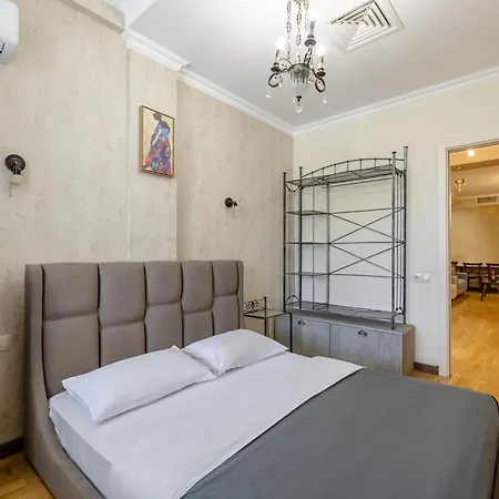 Serviced Apartment Rustaveli I Tbilisi Exterior photo