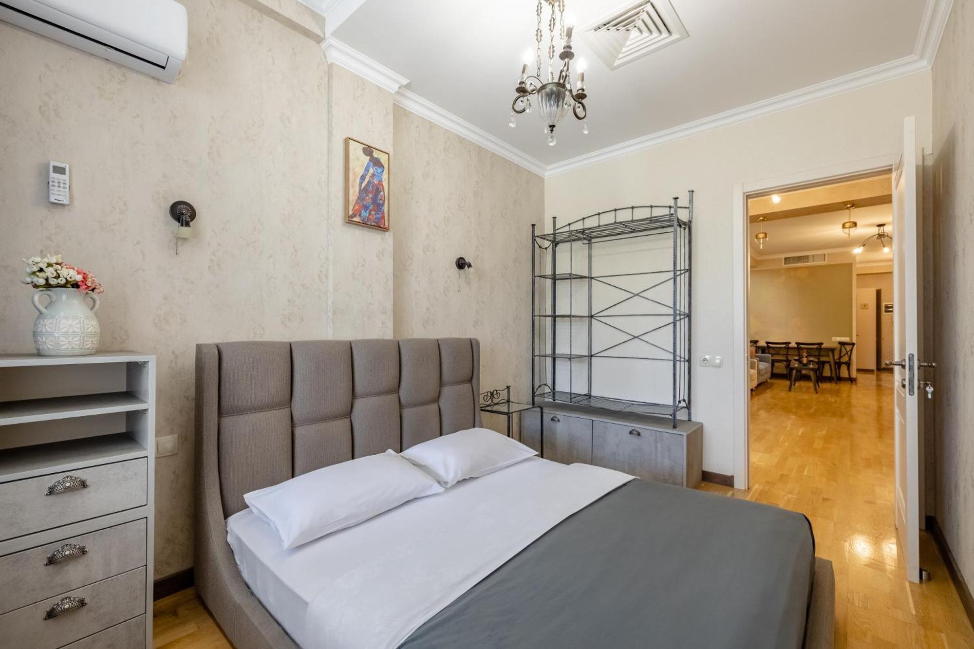 Serviced Rustaveli I Apartment Tbilisi